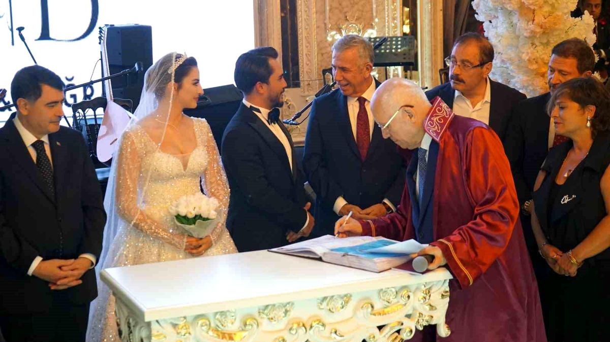 Ankaralılar Derneği Genel Başkanı Hilmi Yaman\'ın oğlu dünyaevine girdi