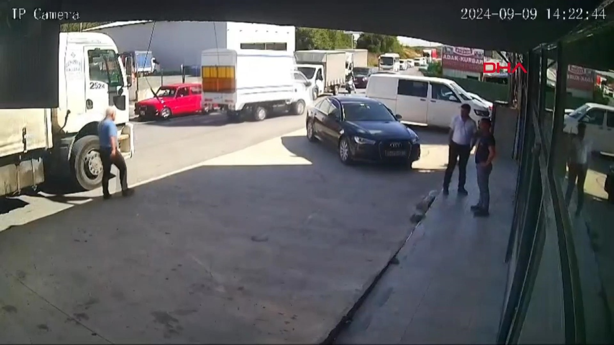 Arnavutköy\'de TIR Kazası: Şoför Hayatını Kaybetti