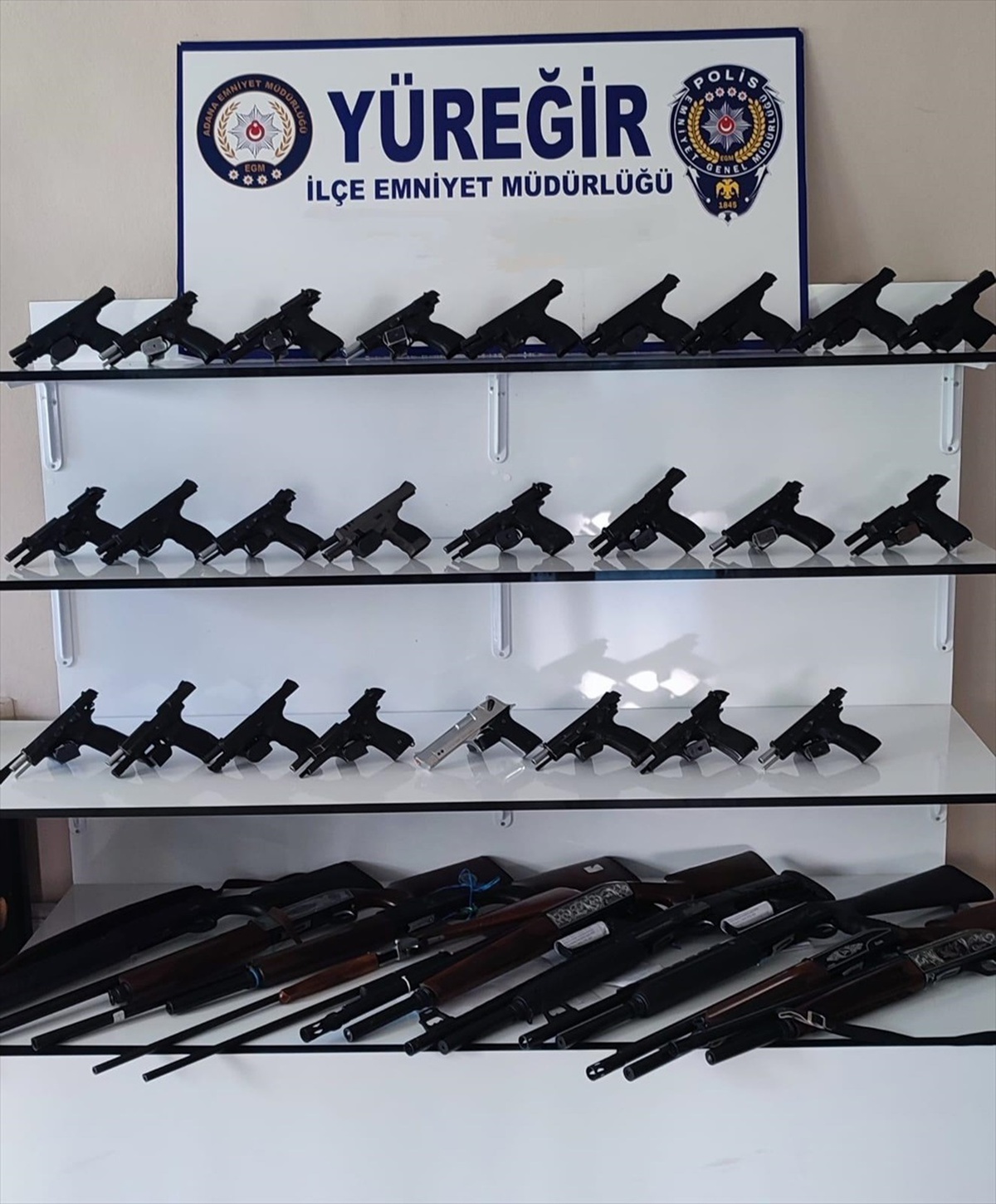 Yüreğir\'de Silah ve Uyuşturucu Operasyonu