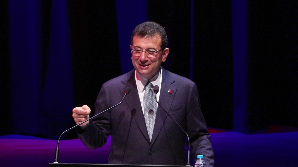 İBB Başkanı İmamoğlu, Enstitü İstanbul İSMEK Eğitmenler Buluşması\'nda konuştu