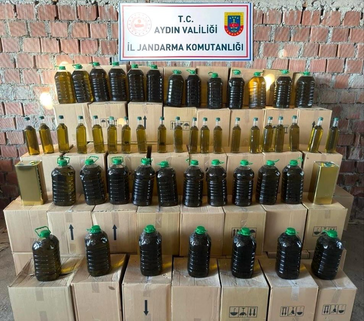 Aydın\'da 4 Bin Litre Sahte Zeytinyağı Ele Geçirildi