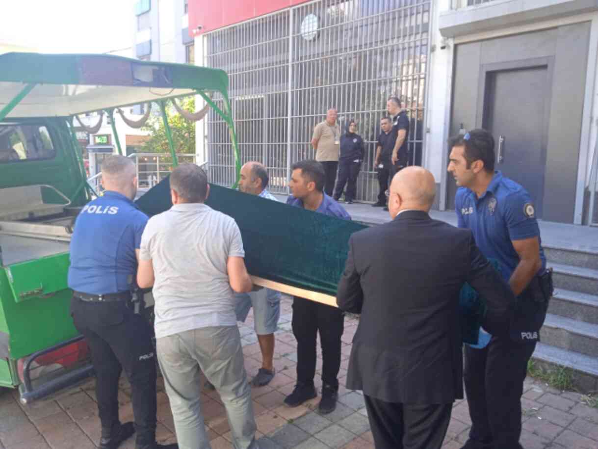 Kadıköy'de Çinli iş insanı ölü bulundu Kadıköy'de Çinli iş insanı ölü bulundu