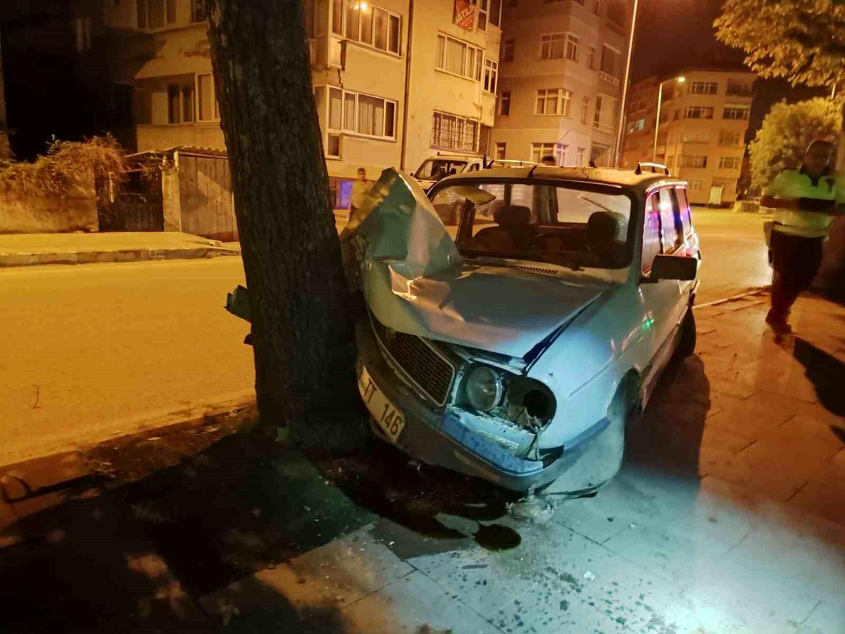 Kastamonu\'da Kaza: Sürücü Olay Yerinden Kaçtı