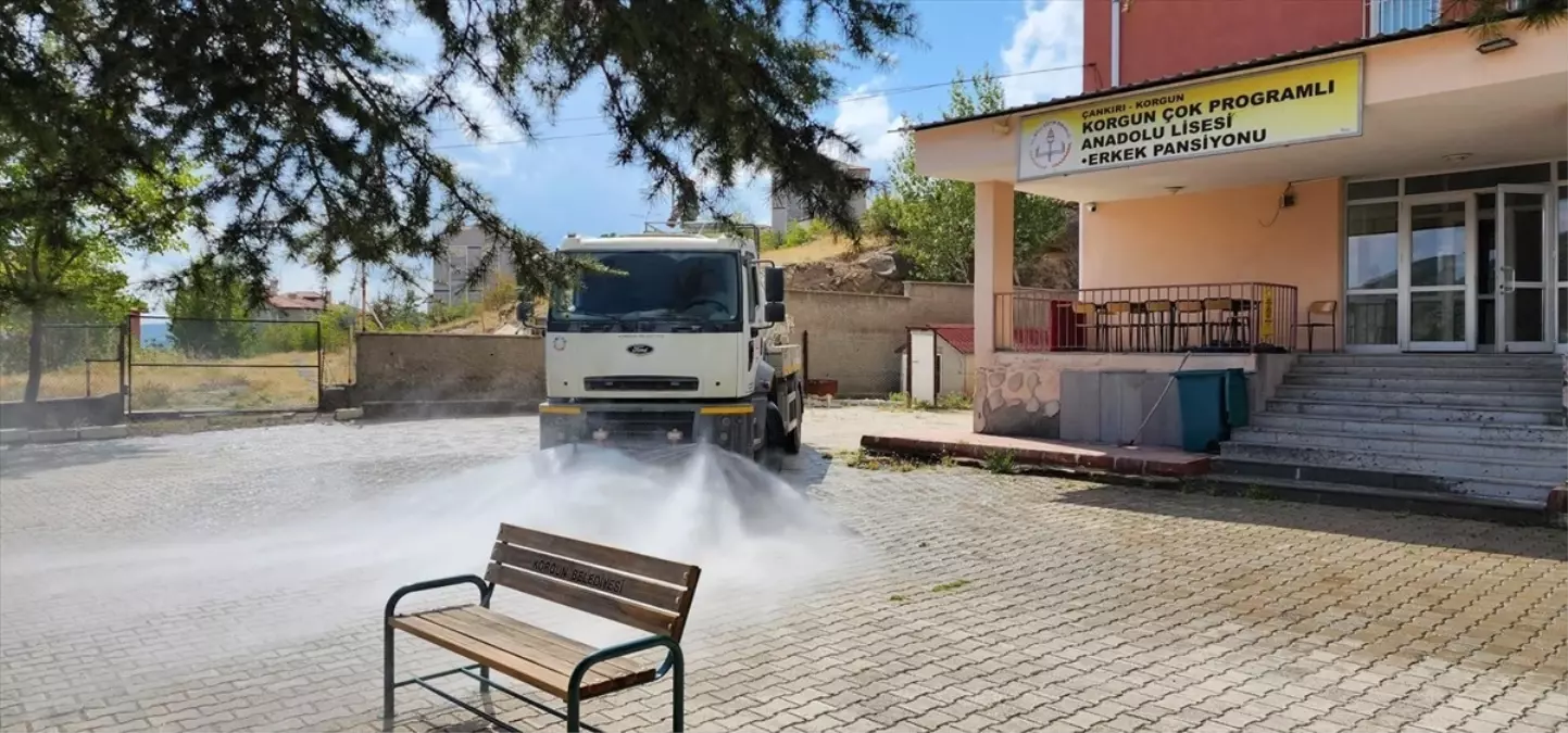 Korgun Belediyesi\'nden Okul Bahçelerine Temizlik