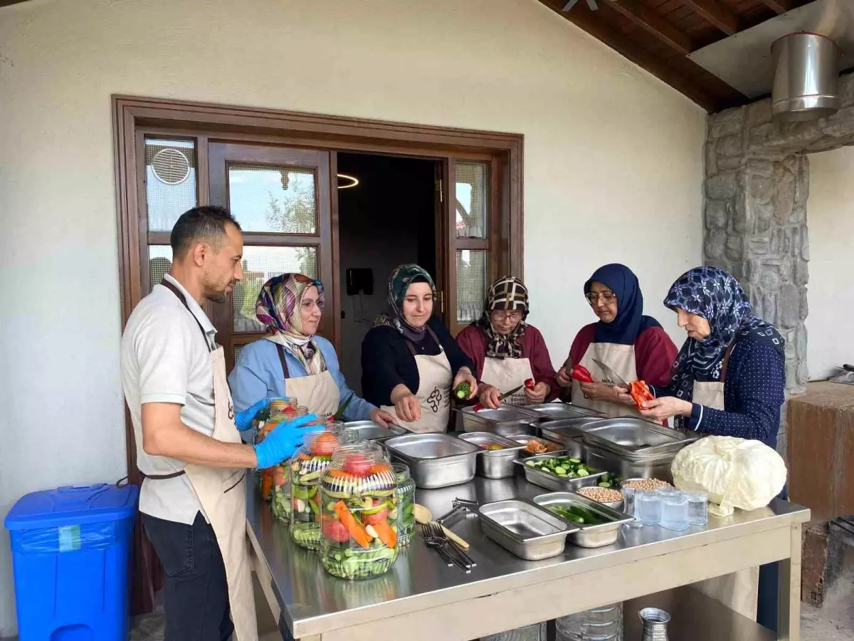 Konya\'da Müze Meram Geleneksel Mutfak Atölyesi Sonbahar ve Kışa Hazırlanıyor