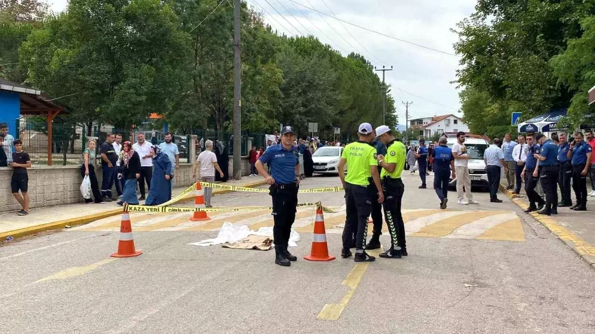 Kartepe\'de Bisiklet Kazası: 13 Yaşındaki Çocuk Ağır Yaralandı