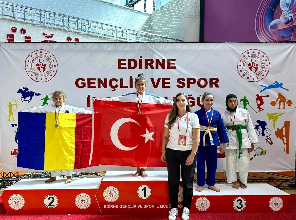 Sakarya Büyükşehirli Judo Sporcusu Serra Artaç Altın Madalya Kazandı