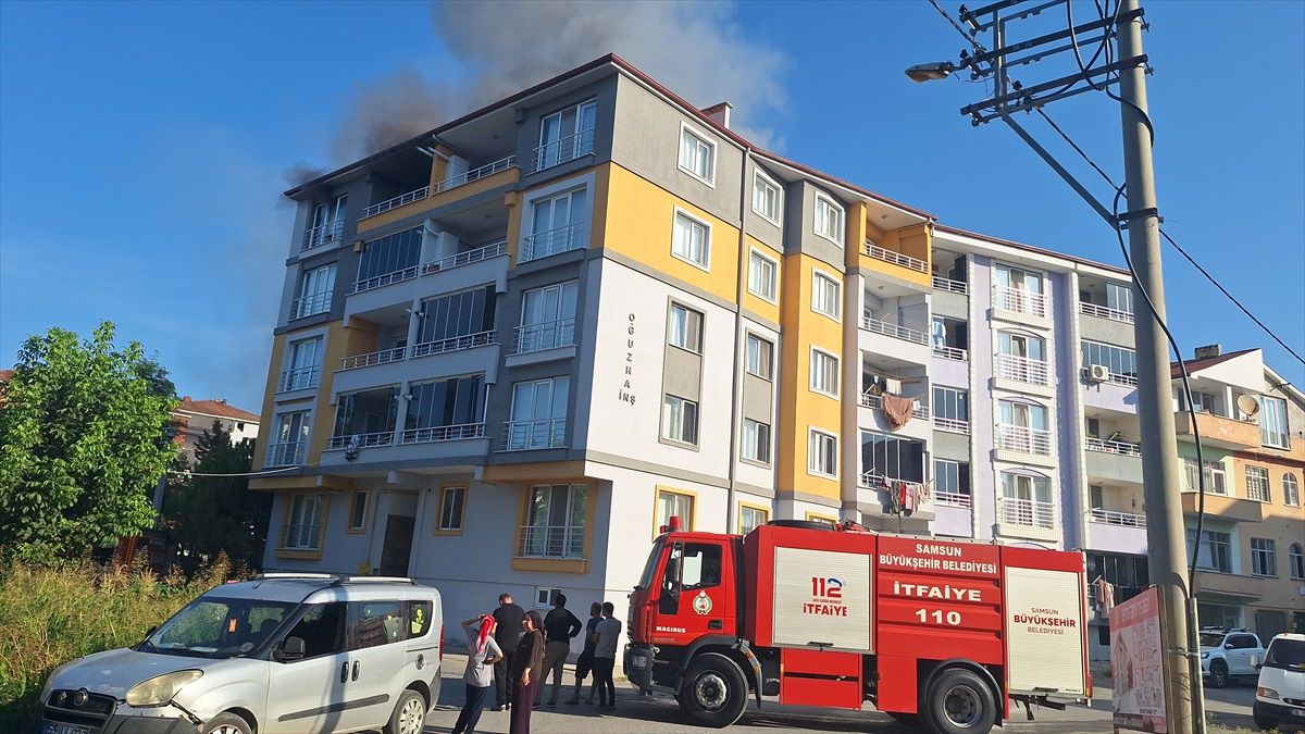 Bafra\'da Yangın: İtfaiye Ekipleri Zamanında Müdahale Etti