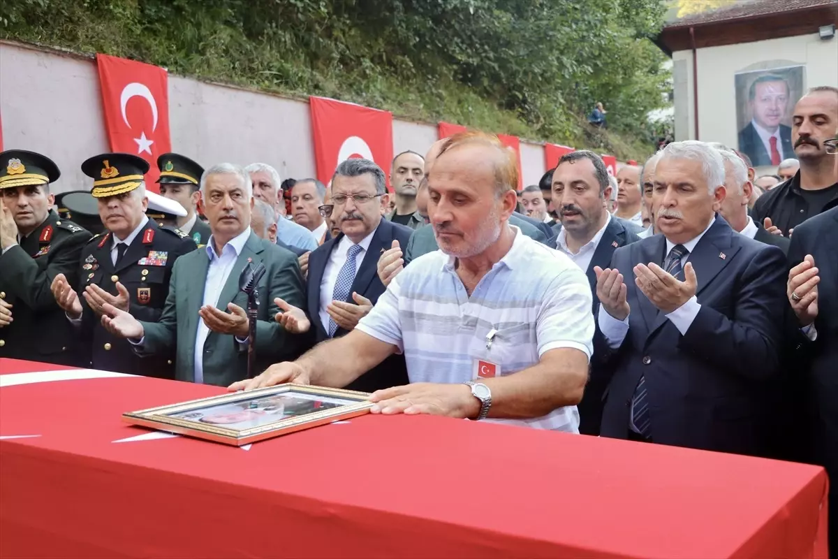 Şehit Üsteğmen Ömer Fatih Ayar Trabzon\'da Defnedildi