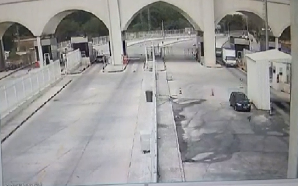 Yunan Sürücü Polise Saldırdı, Vuruldu