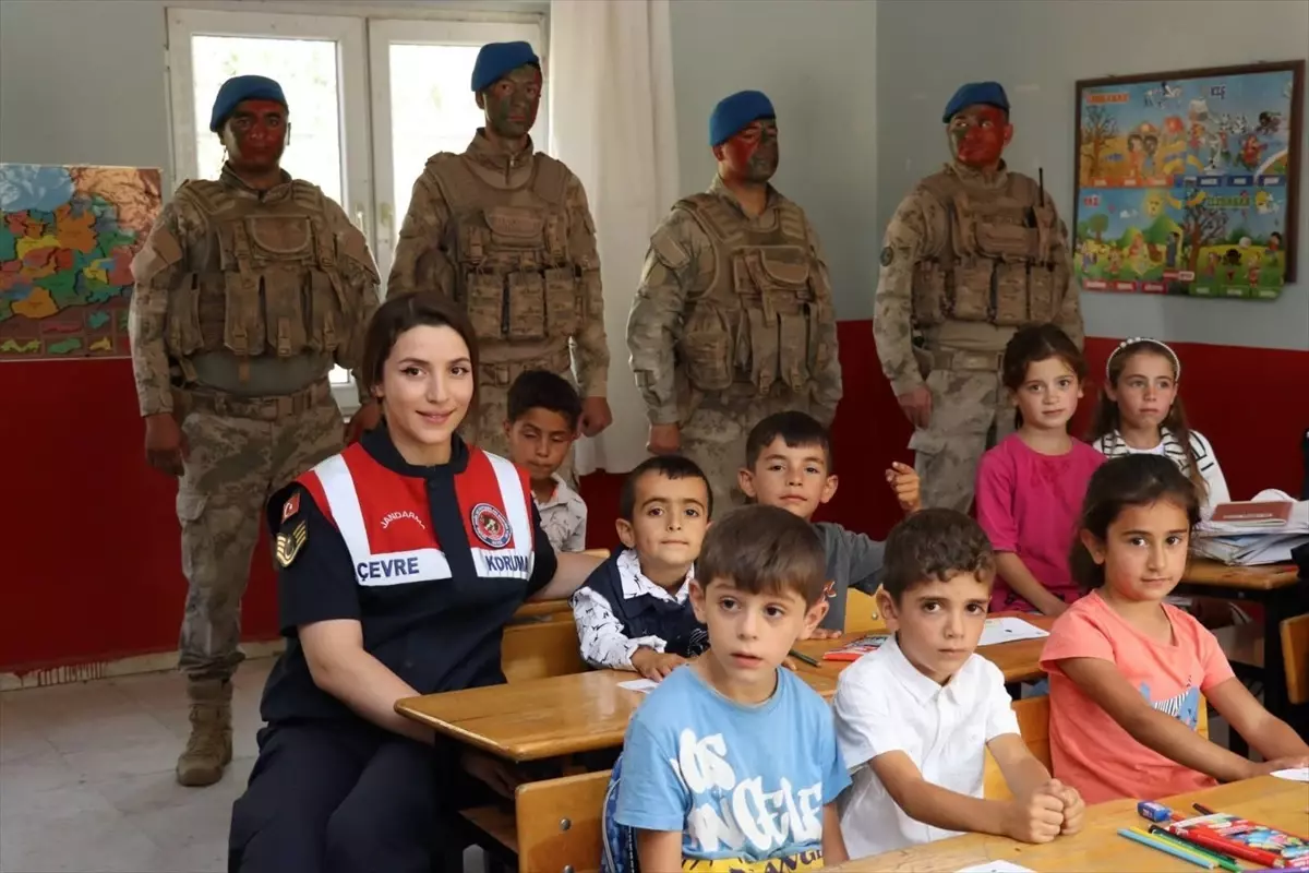 Jandarma\'dan Öğrencilere Ziyaret
