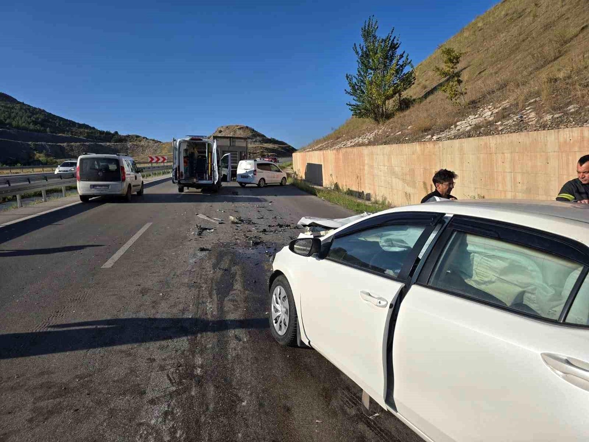 Amasya\'da Trafik Kazası: 2 Yaralı