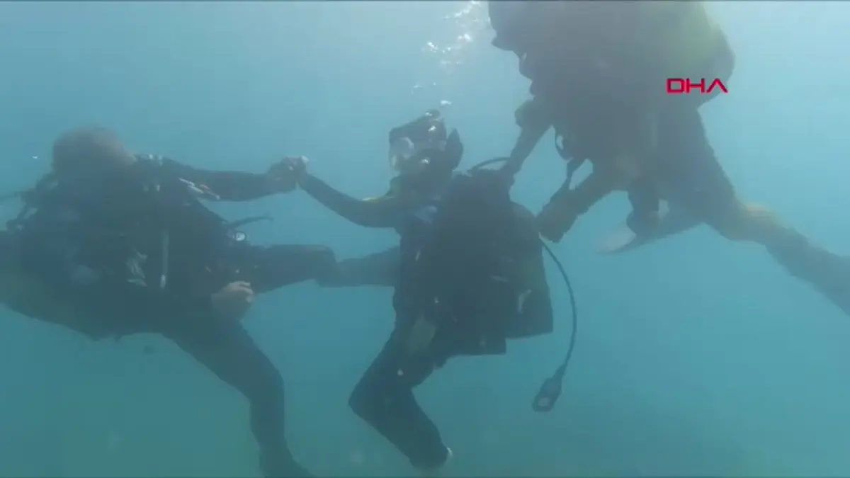 Yürüme Engelli Öğretmen Dalışa Başladı