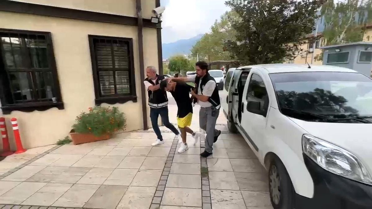 Maymun Çiçeği İddiası ile Yakalandı