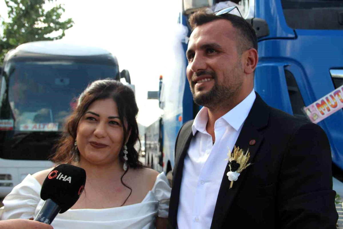 Manisa\'da Vinçle Gelin Arabası
