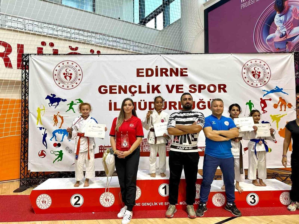 Sakarya Büyükşehir\'in Yıldız Judo Sporcusu Gümüş Madalya Kazandı