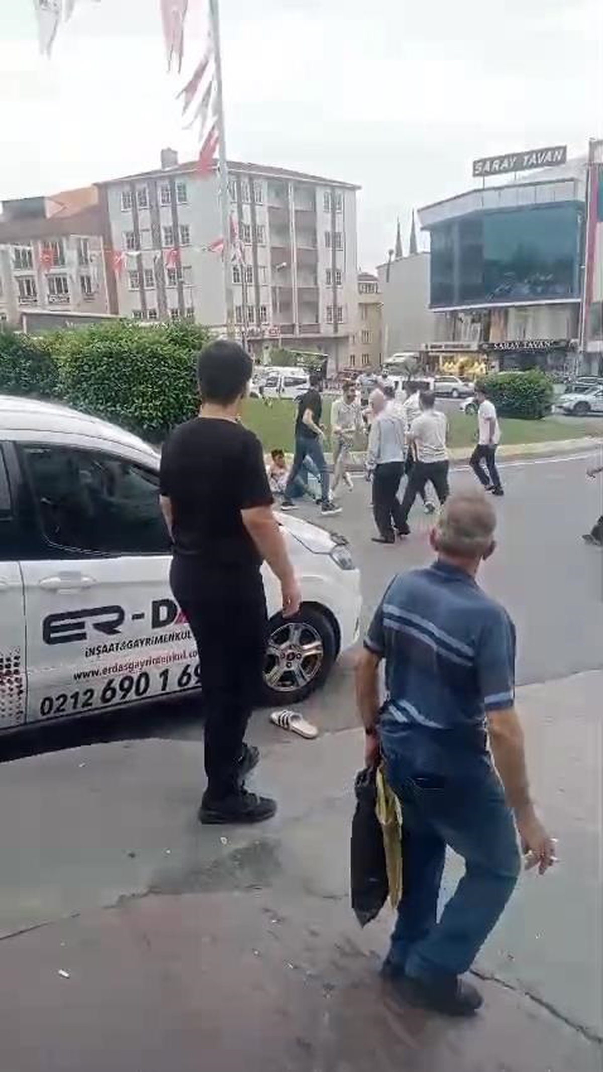 Esenyurt\'ta TIR Kazası Kavga Çıkardı
