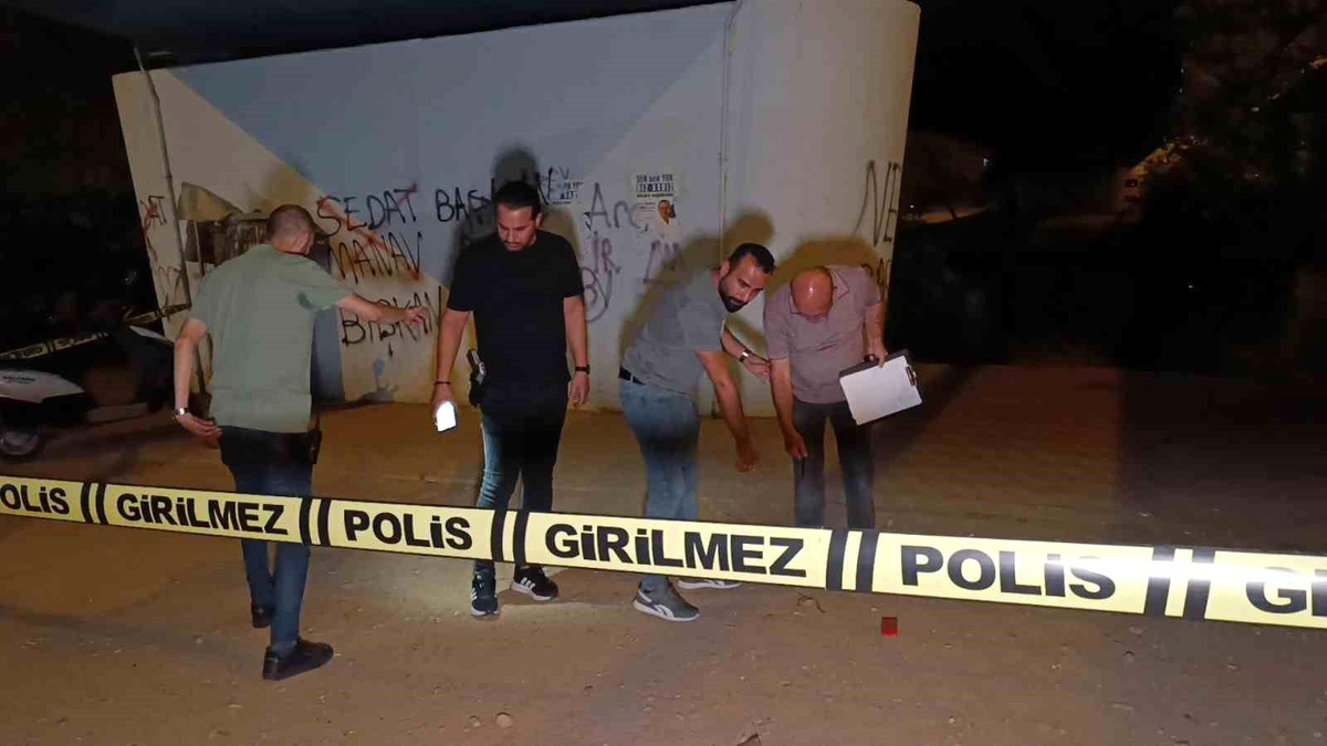 Manavgat\'ta Silahlı Kavga: ırmakta Alkol Şişesi Tartışması