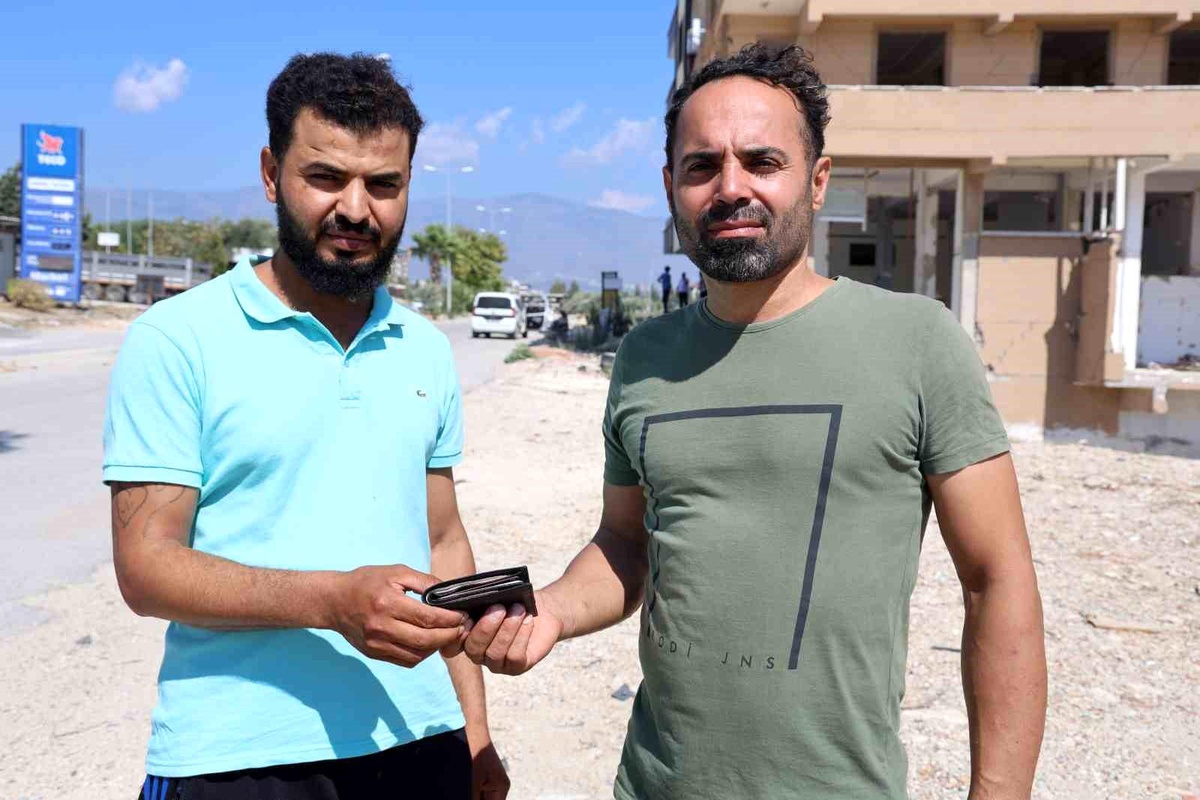 Cüzdanı Bulan Mahmut Hilal Duyarlılığıyla Gönülleri Fethetti