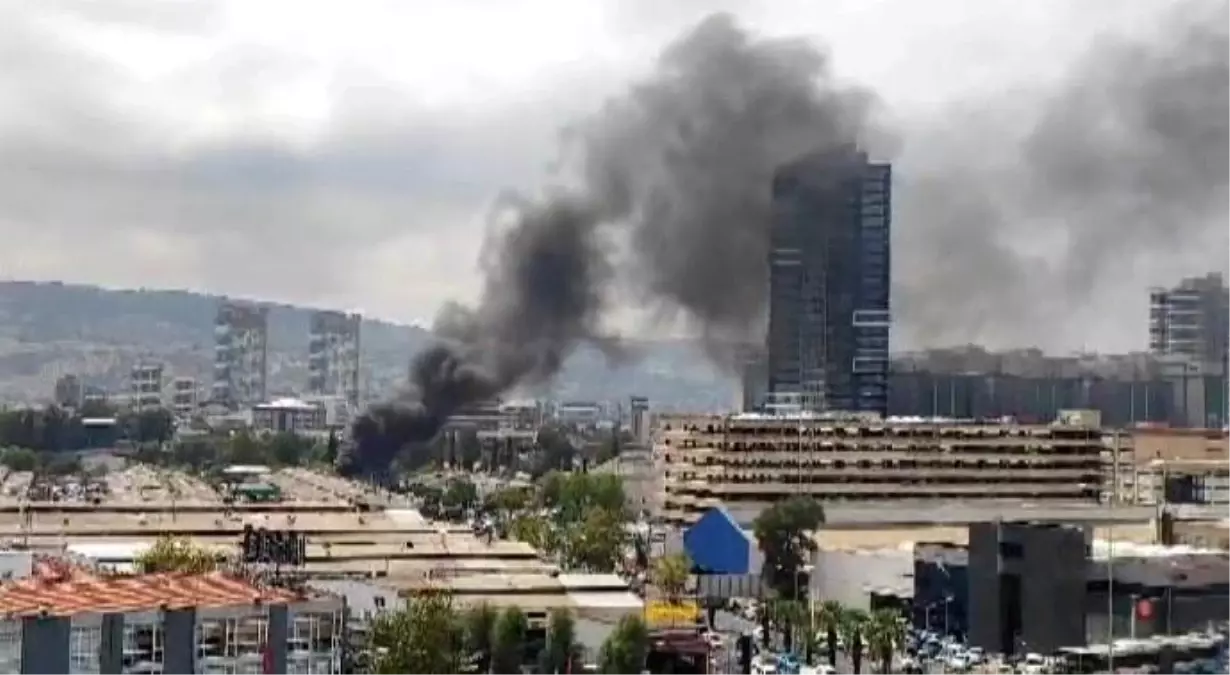 İzmir\'de Oto Tamircisinde Yangın Çıktı