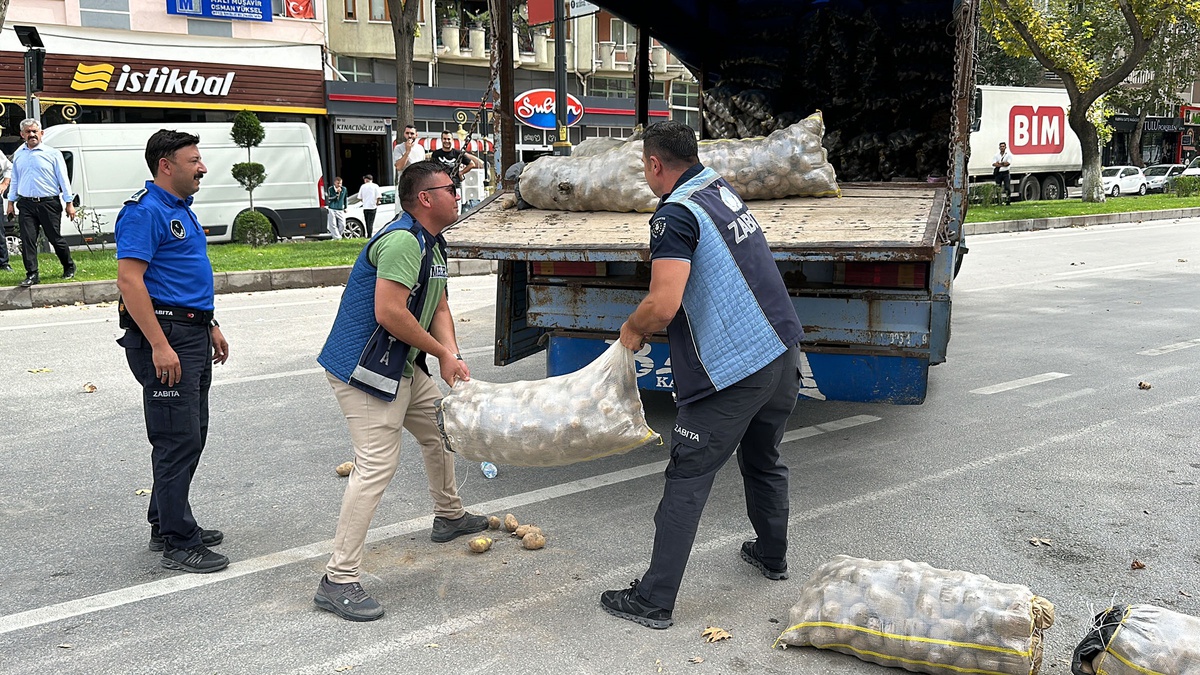 Kütahya\'da Kaçak Patates Satışı Eylemi