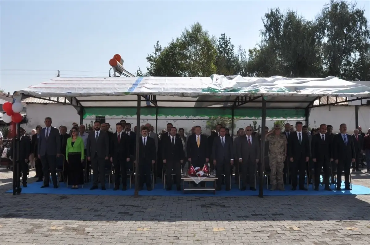 Kars ve Ardahan\'da İlköğretim Haftası Törenleri