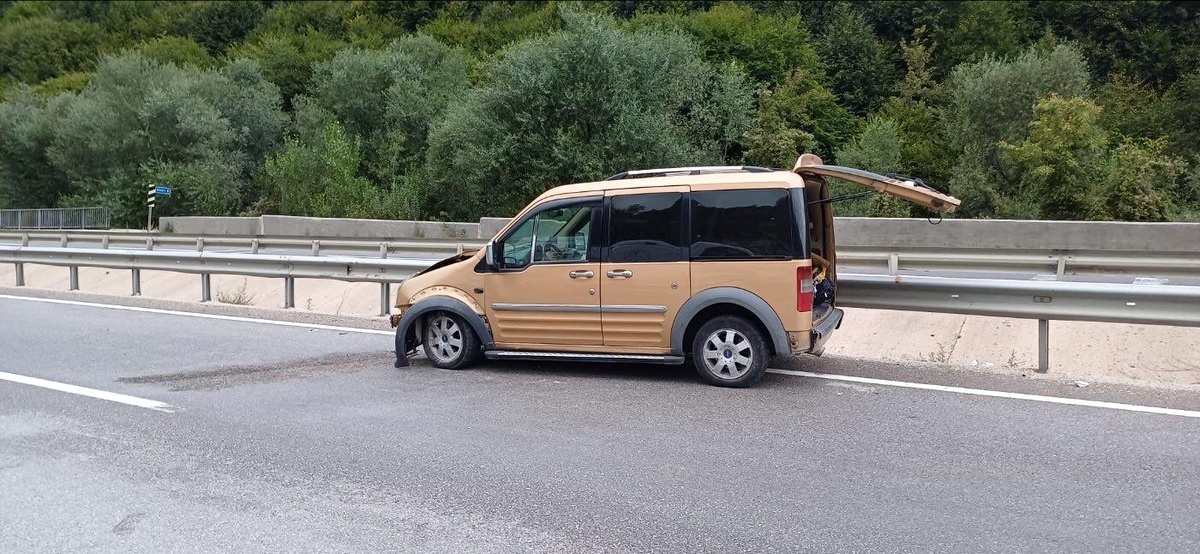 Bilecik\'te Trafik Kazası: 3 Yaralı