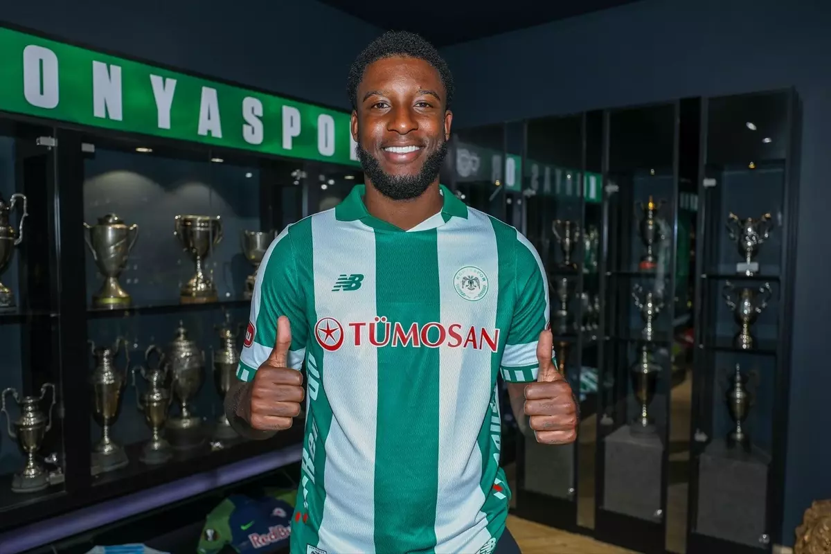 TÜMOSAN Konyaspor, Riechedly Bazoer ile sözleşme imzaladı