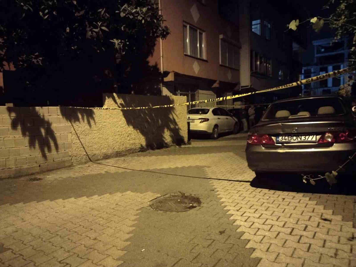 Maltepe\'de 19 yaşındaki genç tabancayla intihar etti