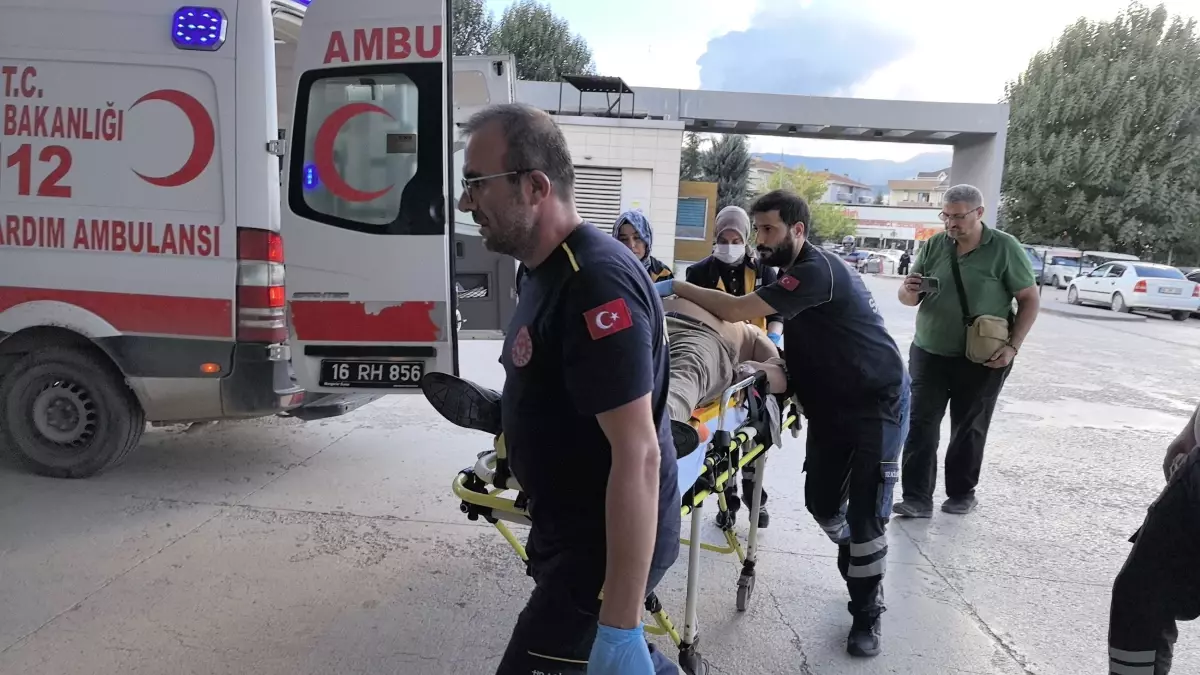 İnegöl\'de Trafik Kazası: Bir Ölü, Bir Yaralı