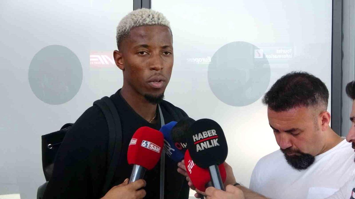 Trabzonspor, Simon Banza\'yı Karşıladı