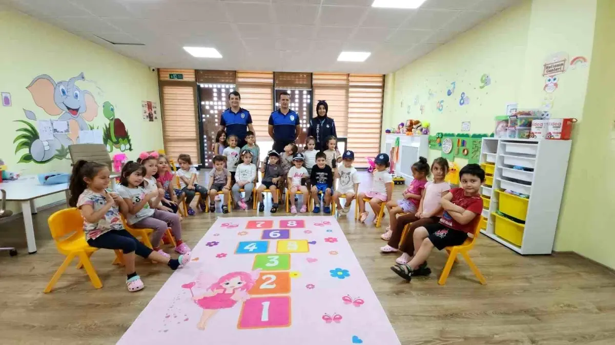 Düzce Belediyesi Zabıta Müdürlüğü Minikleri Ziyaret Etti