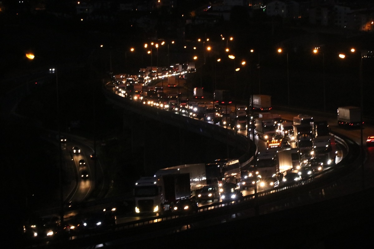 Kocaeli\'de Zincirleme Kaza, Trafik Aksadı