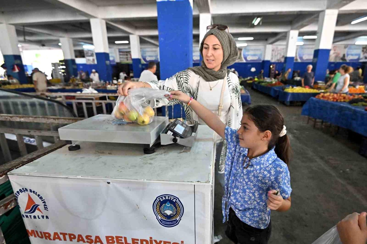 Antalya\'da Kapalı Pazar Yerlerine Tartı Kontrol Noktaları Kuruldu