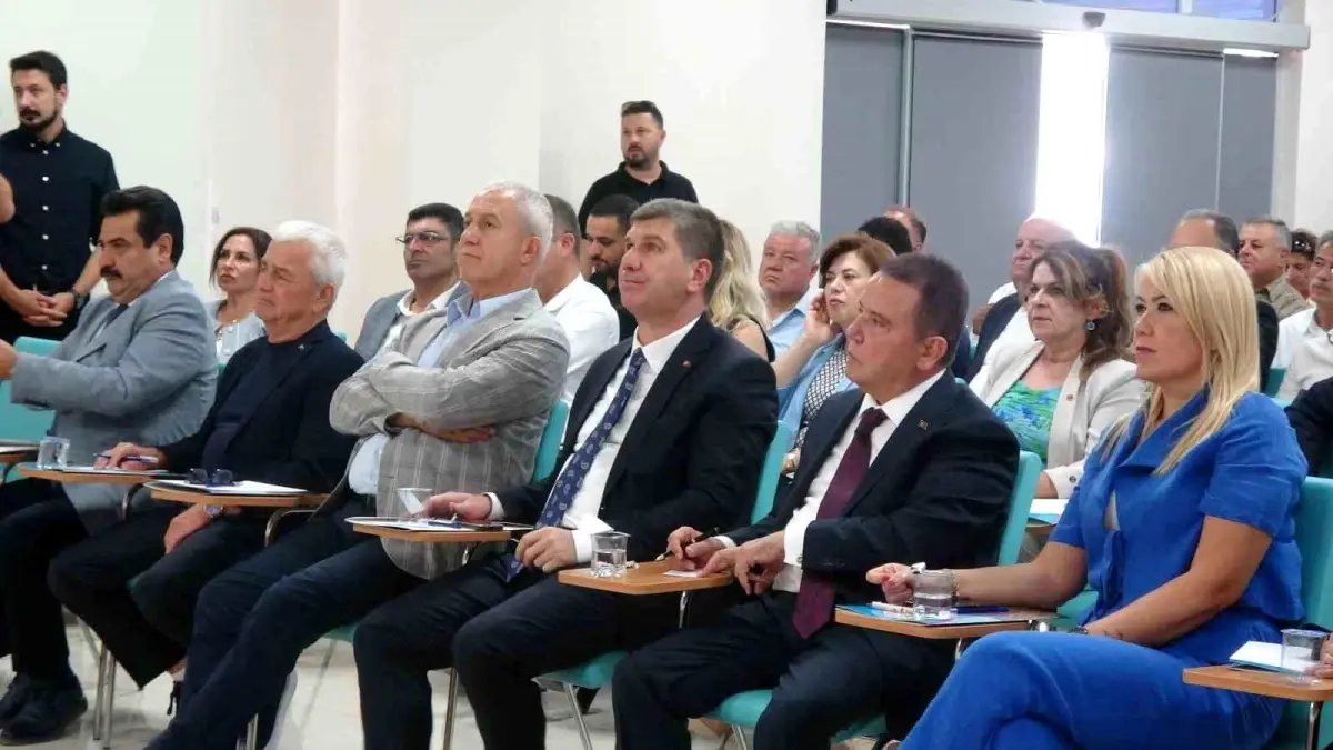 Burdur\'da Akdeniz Belediyeler Birliği Bölge İstişare Toplantısı Düzenlendi