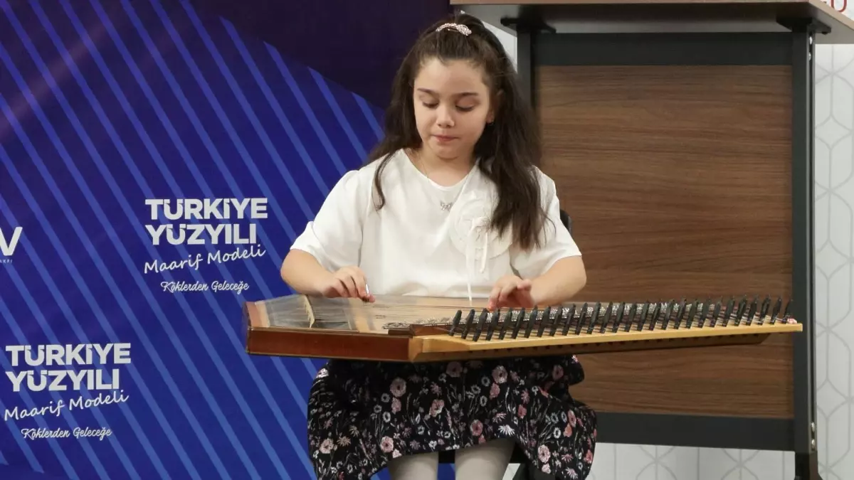 İstanbul\'da Güzel Sanatlar Müzik Ortaokulu Açıldı