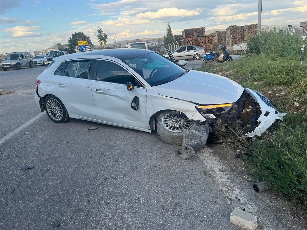 İnegöl\'de Motosiklet Kazası: 1 Ölü, 1 Yaralı