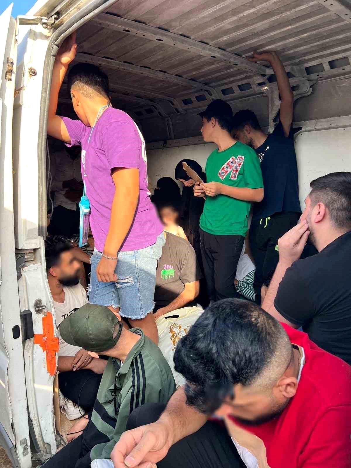 Çanakkale\'de Göçmen Kaçakçılığı Operasyonu