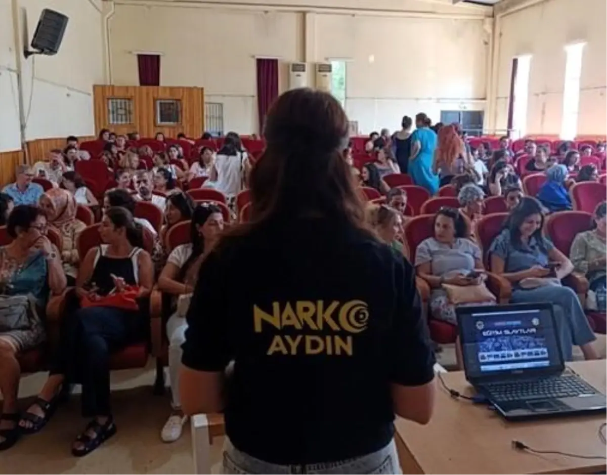 Didim\'de Narkotik Ekipleri Öğrenci ve Öğretmenlere Bilgilendirme Yaptı