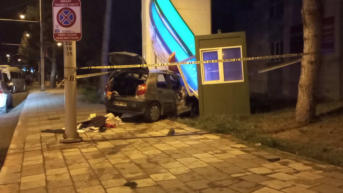 Malatya\'da Midibüs Kazası: 1 Ölü, 13 Yaralı