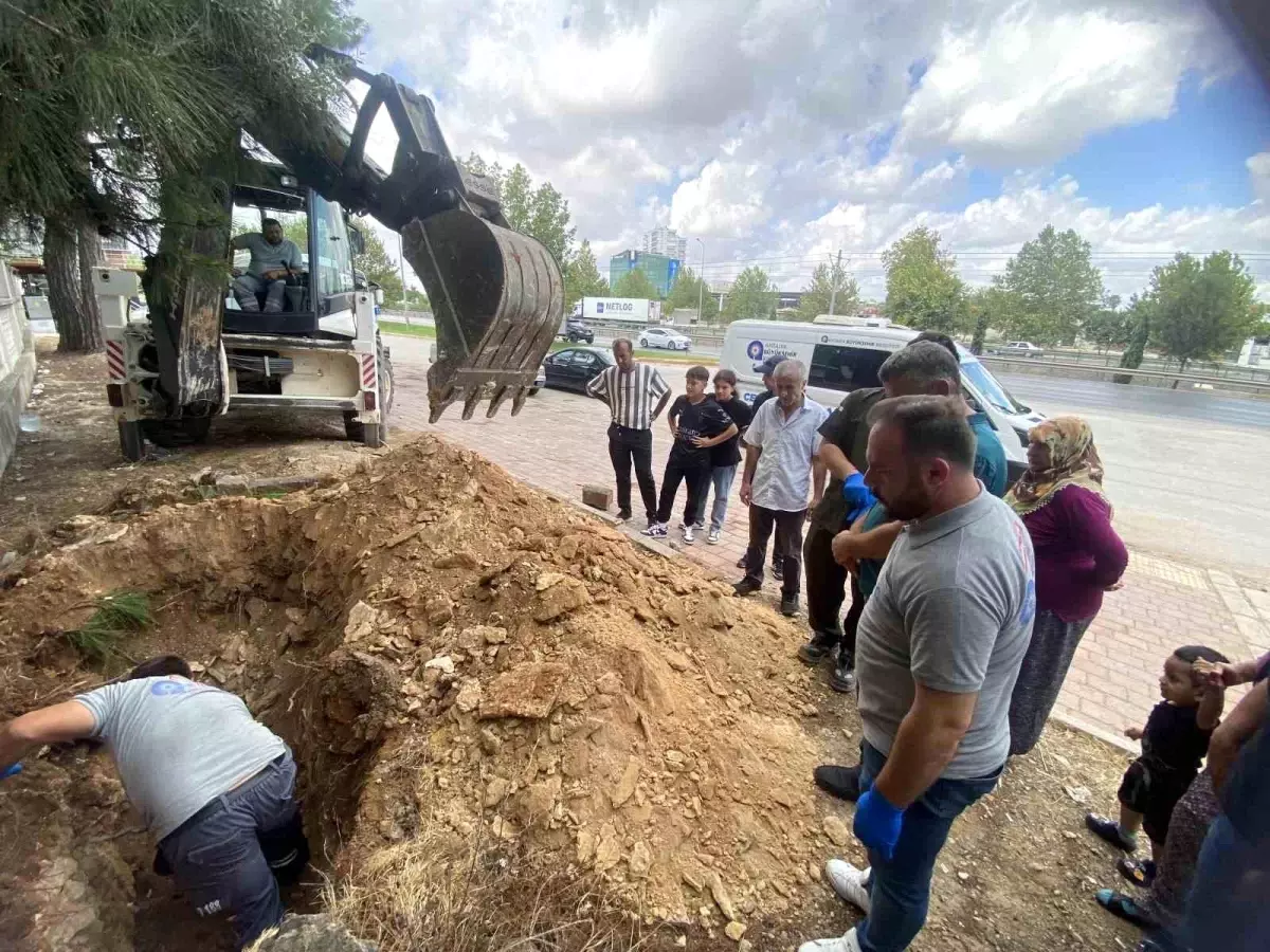 Antalya\'da soba kazası sonucu hayatını kaybeden çocuk, annesinin yanına defnedildi