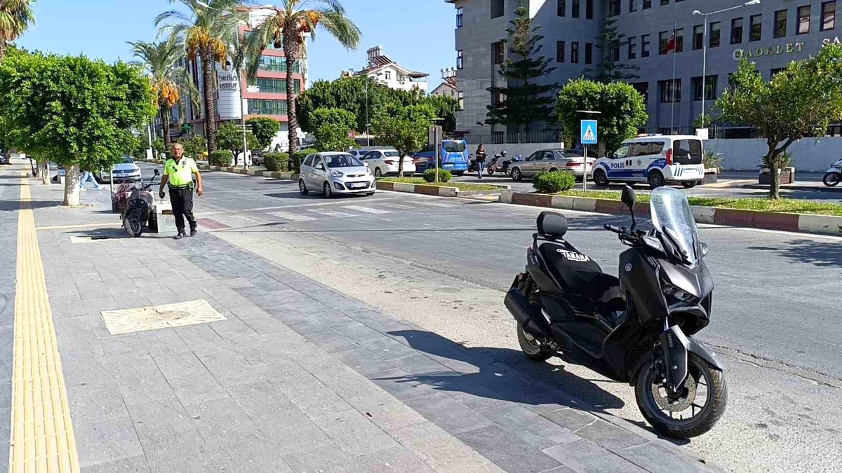 Antalya\'da bisiklet-motosiklet kazası!