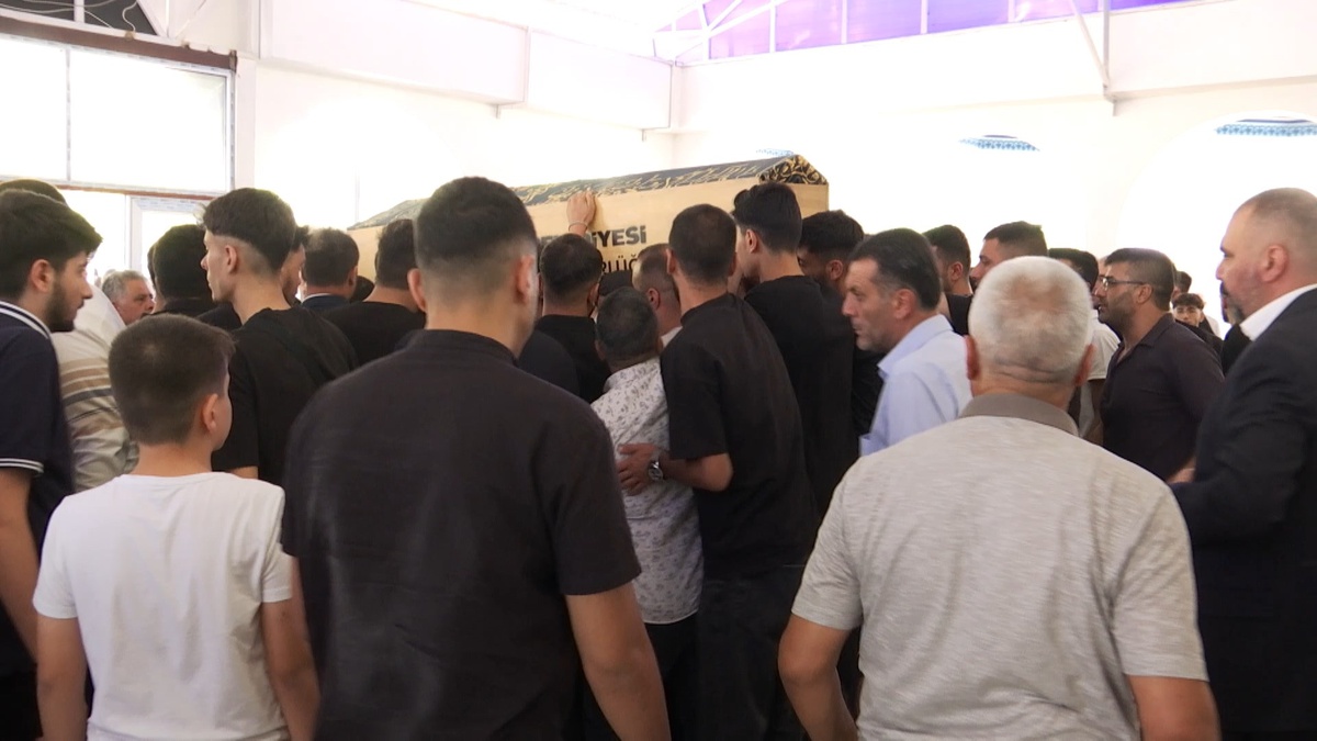 Elazığ\'da Motosiklet Kazası: İki Genç Hayatını Kaybetti