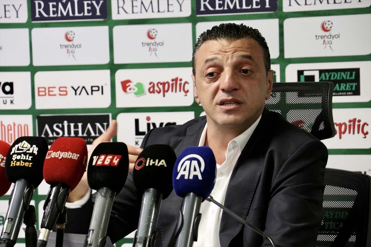 Sakaryaspor\'da Başkan Gökhan İn Açıklamalarda Bulundu