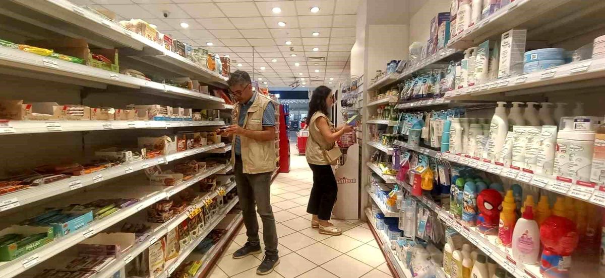 Adana\'da Alışveriş Merkezlerinde Gıda Denetimi Yapıldı