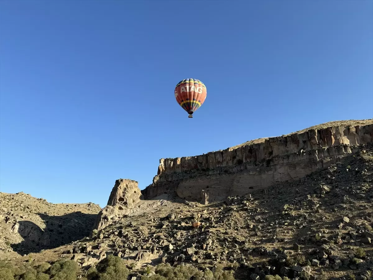 Ihlara Vadisi\'nde Medya için Balon Turu