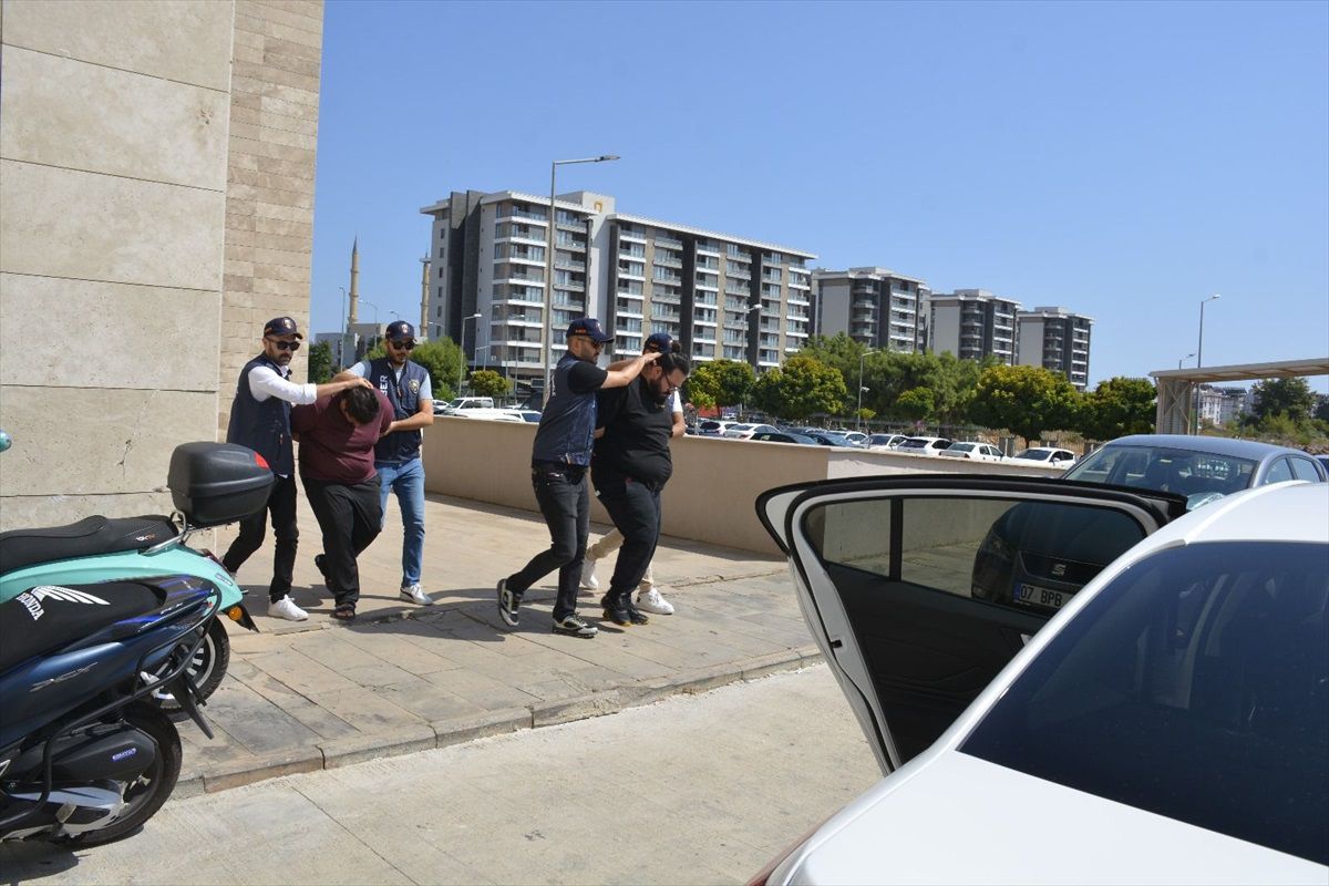 Sosyal Medyadaki Müstehcen Yayınlar: 2 Kişi Tutuklandı