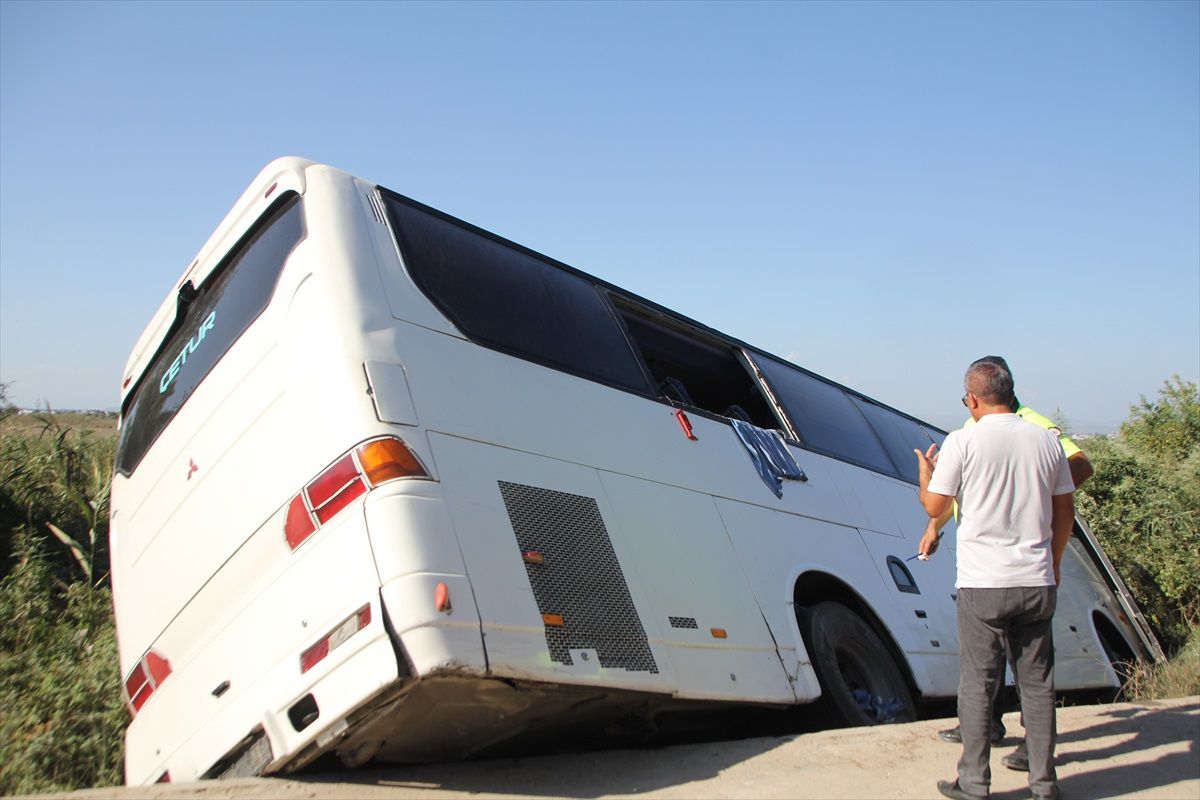 Serik\'te Otobüs Kazası: 7 Yaralı
