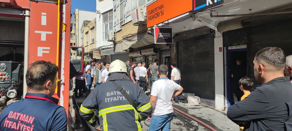 Batman\'da Çatı Yangını Söndürüldü