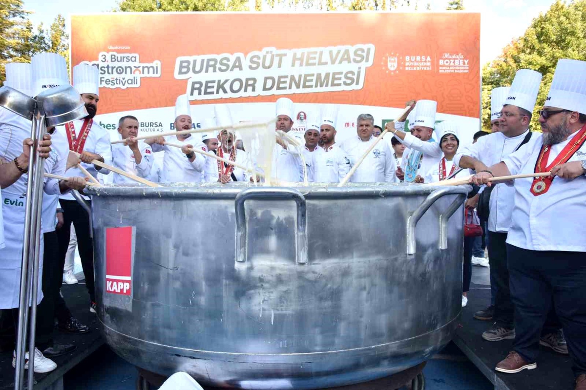 Bursa Gastronomi Festivali\'nde Süt Helvası Rekor Denemesi